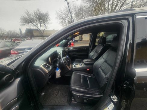 Used 2014 Jeep Grand Cherokee Limited w/ Trailer Tow Group IV image 10