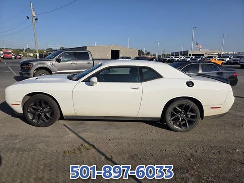 Used 2019 Dodge Challenger SXT w/ Blacktop Package RWD image 5