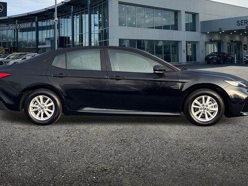 Used 2025 Toyota Camry Hybrid image 3