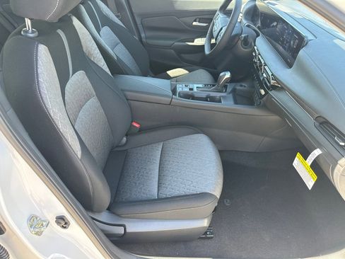 New 2026 Nissan Sentra SV w/ SV Convenience Package FWD image 9