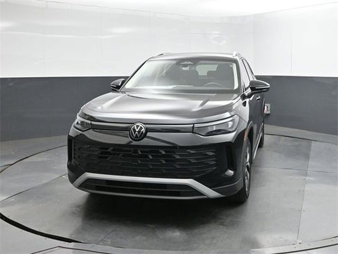 New 2025 Volkswagen Tiguan S image 30