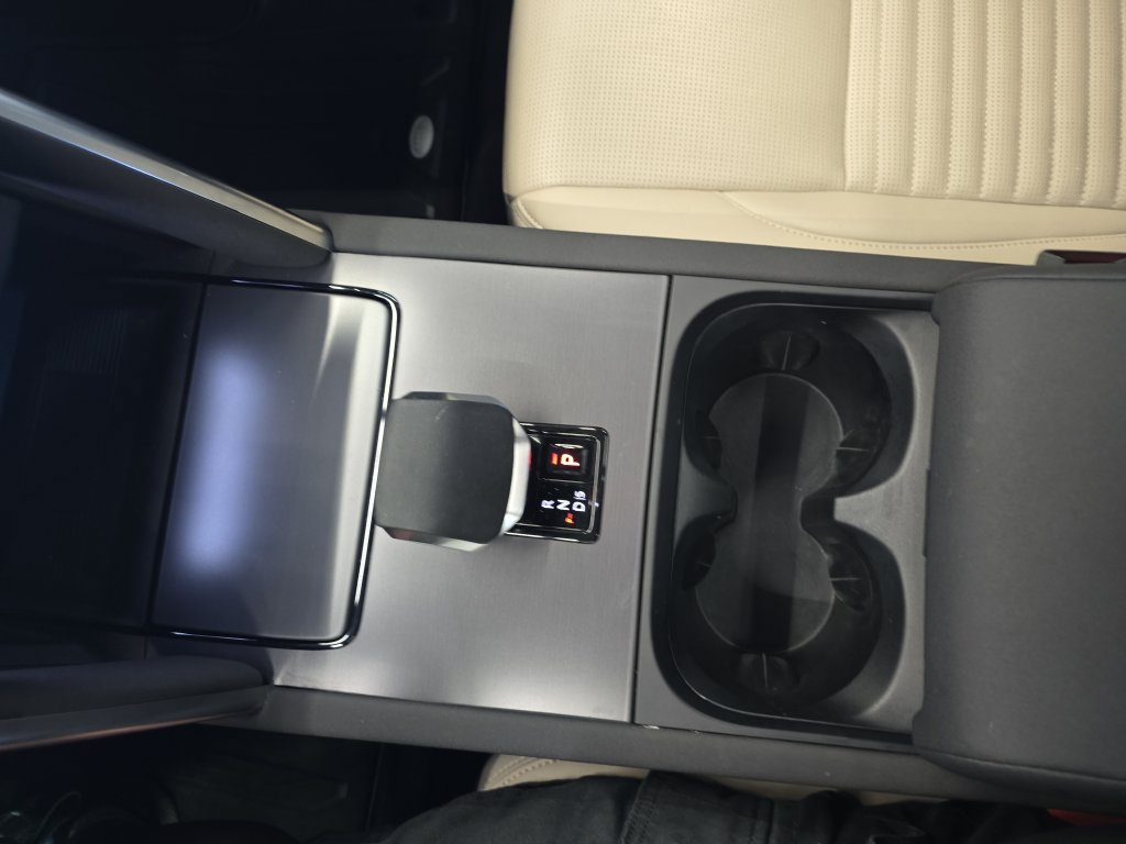 Certified 2025 Land Rover Discovery Sport S AWD/4WD image 28