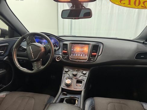 Used 2015 Chrysler 200 S FWD image 18