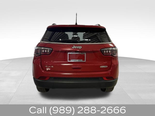 Used 2024 Jeep Compass Latitude AWD/4WD image 5