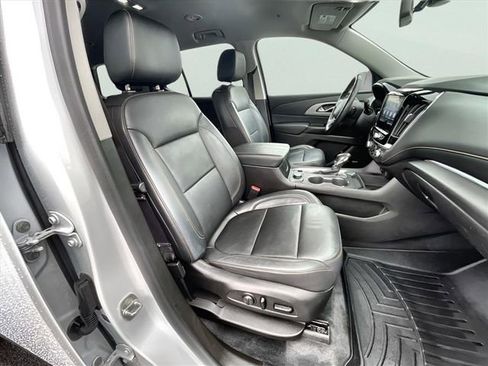 Used 2021 Chevrolet Traverse RS image 29