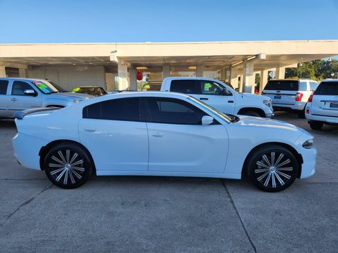 Used 2022 Dodge Charger SXT RWD image 7