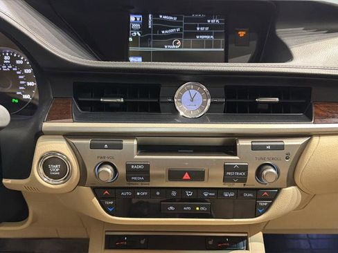 Used 2013 Lexus ES 350 w/ Premium Pkg image 15