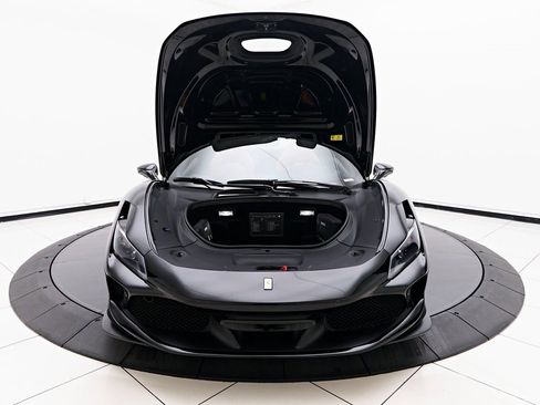 Used 2022 Ferrari F8 Tributo image 21