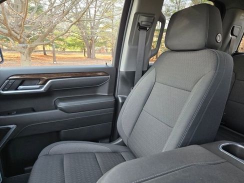 Used 2025 GMC Sierra 1500 Elevation image 33