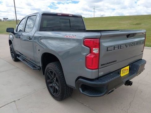 Used 2021 Chevrolet Silverado 1500 LT Trail Boss w/ Convenience Package II AWD/4WD image 6