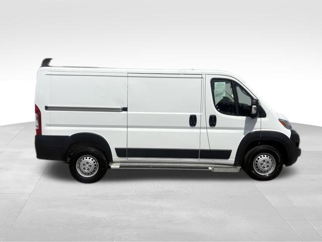 Used 2025 RAM ProMaster 2500 w/ U-Haul Equipment Group FWD image 9