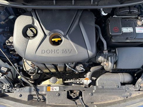 Used 2013 Hyundai Elantra GT w/ Style Pkg image 13