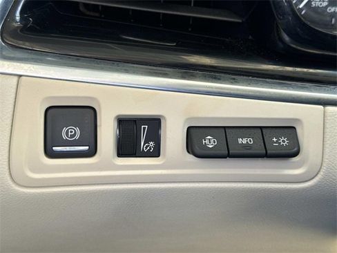 Used 2023 Cadillac XT6 Premium Luxury w/ Technology Package image 21