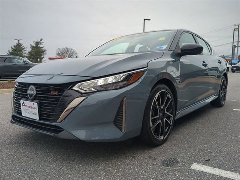 Used 2024 Nissan Sentra SR w/ SR Premium Package image 8
