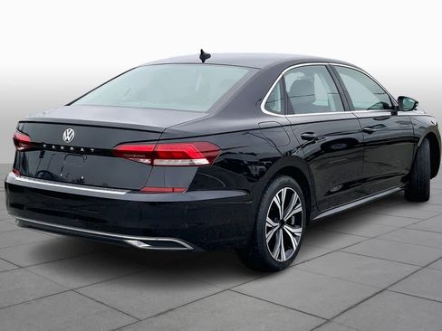 Used 2022 Volkswagen Passat 2.0T SE image 11