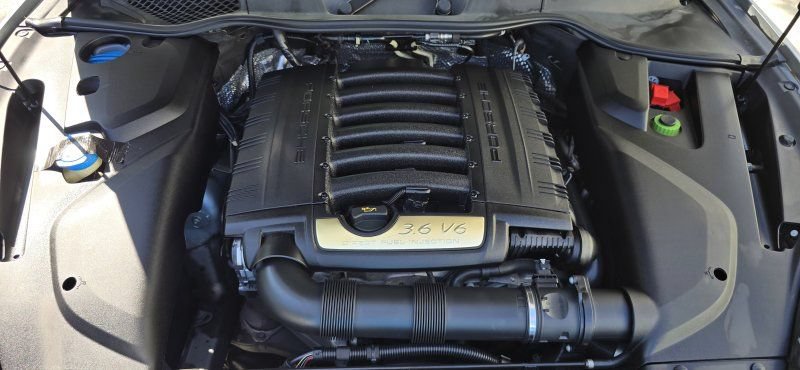 Used 2018 Porsche Cayenne Platinum Edition AWD/4WD image 32