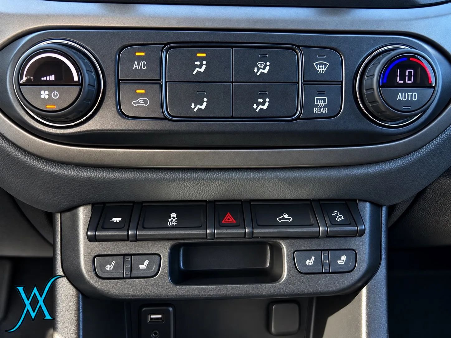 Used 2018 Chevrolet Colorado Z71 AWD/4WD image 39