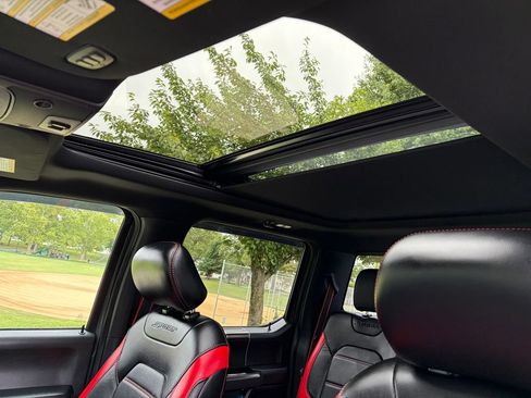 Used 2020 Ford F150 Lariat w/ Equipment Group 502A Luxury AWD/4WD image 17