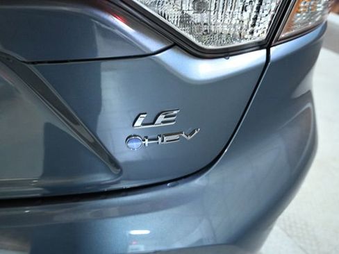 Used 2025 Toyota Corolla LE w/ LE Premium Package image 16