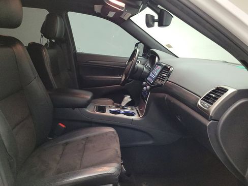 Used 2020 Jeep Grand Cherokee Altitude AWD/4WD image 21