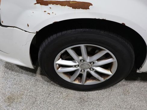 Used 2013 Dodge Grand Caravan SXT w/ UConnect Hands-Free Group image 8