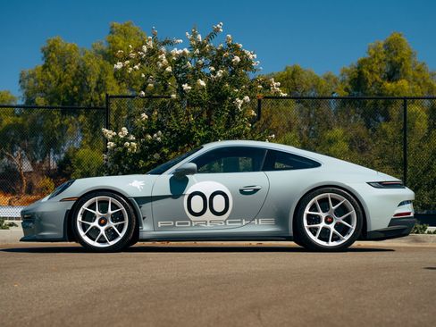 Certified 2024 Porsche 911 GT3 RS image 2