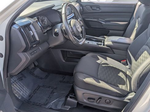 Certified 2023 Nissan Pathfinder SV image 8