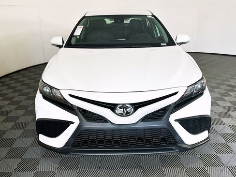 Used 2023 Toyota Camry SE FWD image 8