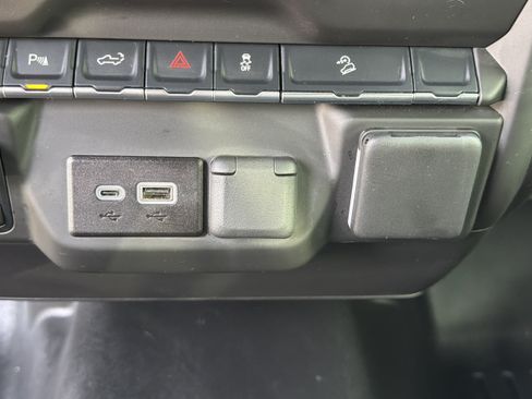 Used 2025 Chevrolet Silverado 2500 Custom w/ Custom Value Package AWD/4WD image 8
