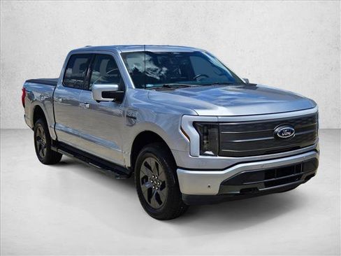 Used 2022 Ford F150 Lightning Lariat AWD/4WD image 3
