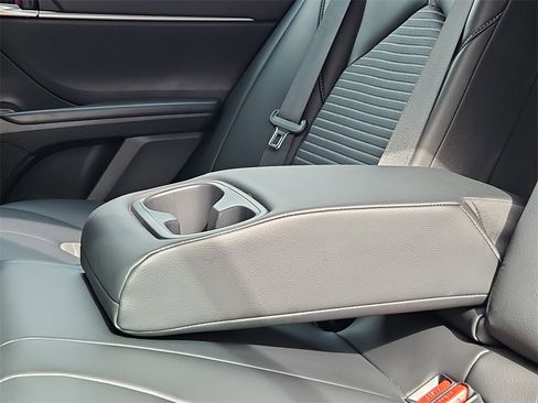 Used 2023 Toyota Camry SE image 28