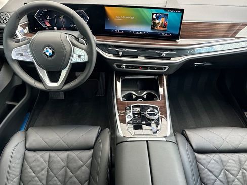 New 2026 BMW X7 xDrive40i w/ Premium Package image 14