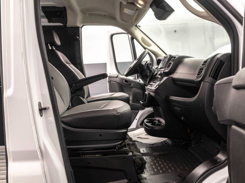Used 2025 RAM ProMaster 2500 FWD image 34