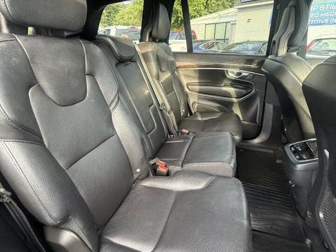 Used 2018 Volvo XC90 T6 Momentum w/ Convenience Package AWD/4WD image 16