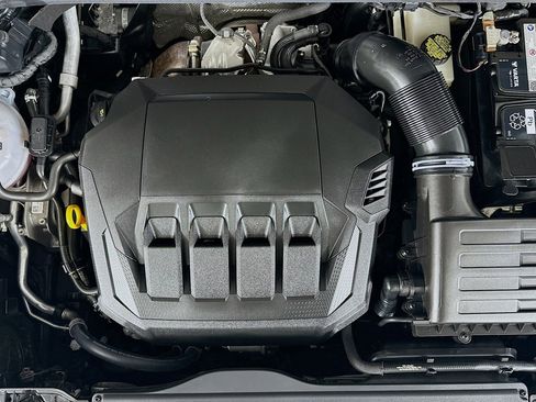 Used 2024 Audi Q3 2.0T Premium Plus image 13