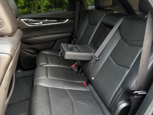 Used 2020 Cadillac XT5 Premium Luxury FWD image 9