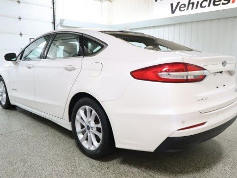 Used 2019 Ford Fusion SEL FWD image 3