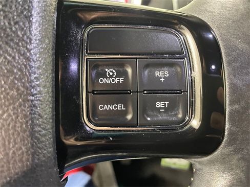 Used 2015 Dodge Grand Caravan SXT image 11