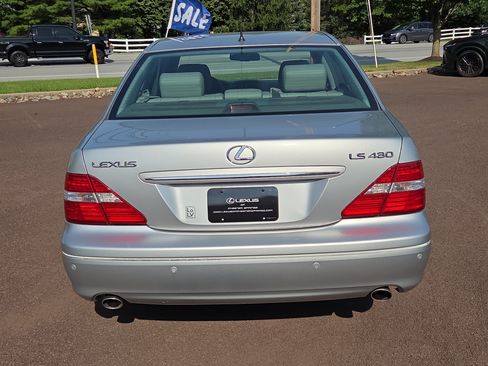 Used 2005 Lexus LS 430 RWD image 4