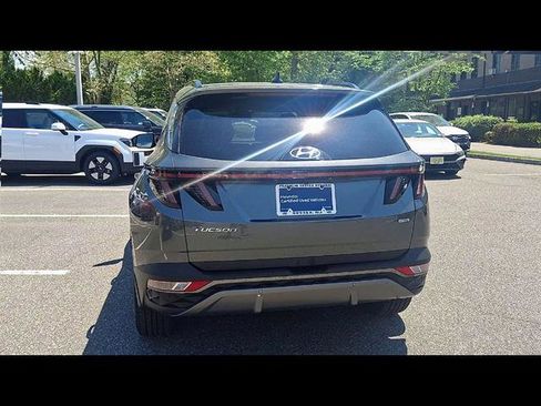 Certified 2023 Hyundai Tucson Limited AWD/4WD image 7