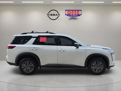 Certified 2026 Nissan Pathfinder SV AWD/4WD image 2