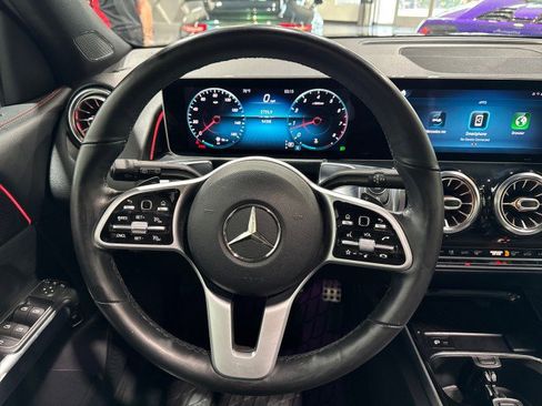 Used 2021 Mercedes-Benz GLB 250 4MATIC image 60