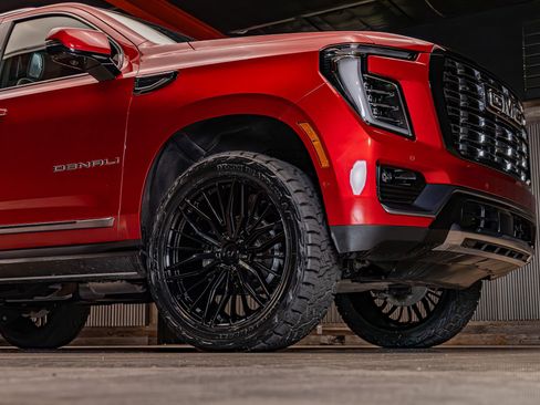 Used 2025 GMC Yukon Denali Ultimate image 12