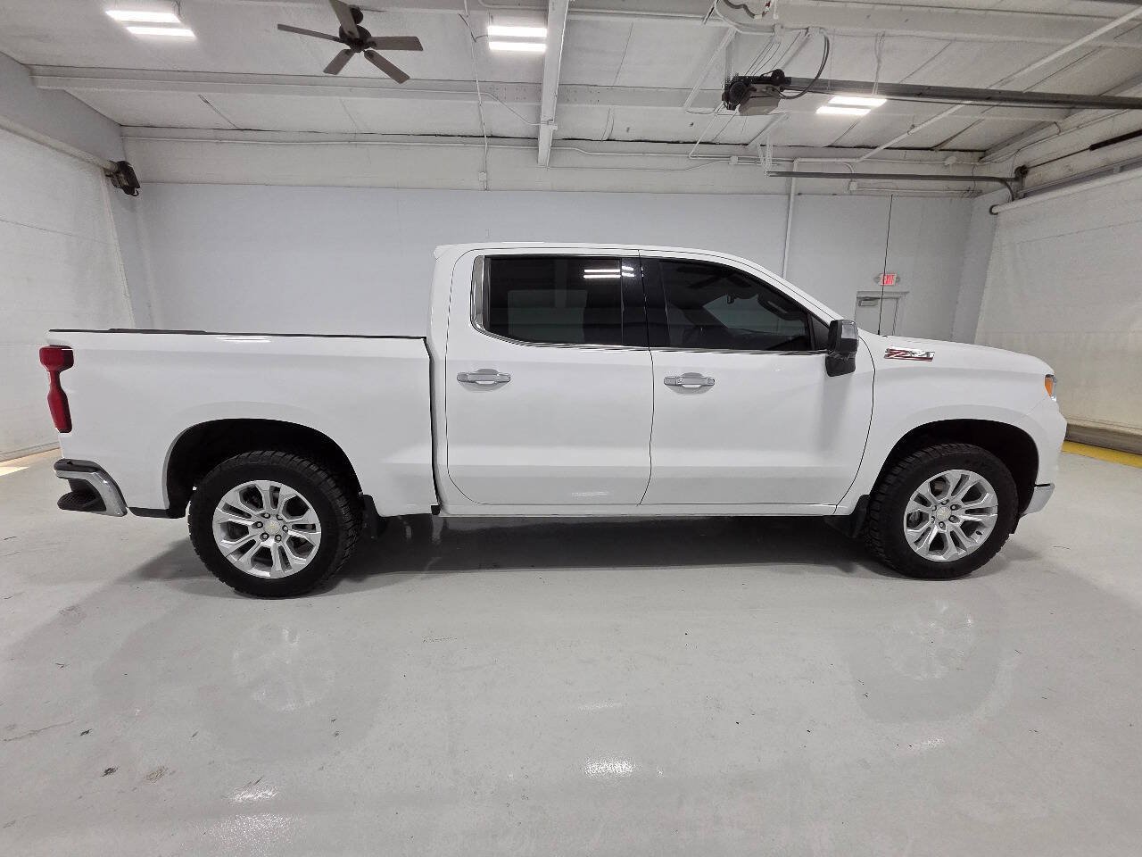 Used 2023 Chevrolet Silverado 1500 LTZ w/ LTZ Convenience Package II AWD/4WD image 11