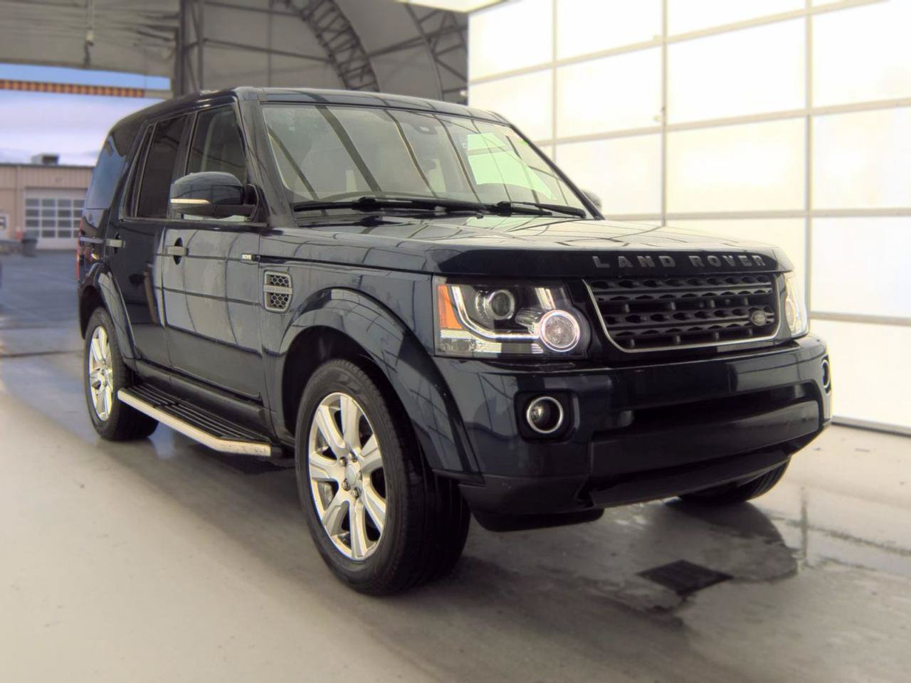 Used 2016 Land Rover LR4 HSE AWD/4WD image 5
