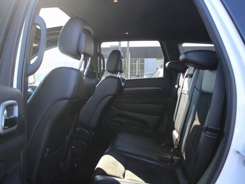 Used 2022 Jeep Grand Cherokee Laredo X image 24