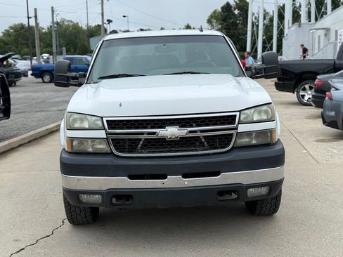 Used 2006 Chevrolet Silverado 2500 LT w/ Skid Plate Package AWD/4WD image 3
