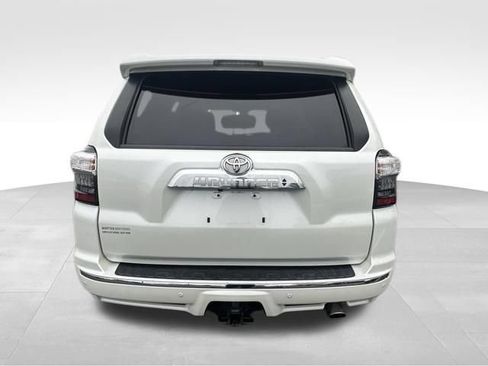 Used 2022 Toyota 4Runner Limited AWD/4WD image 5