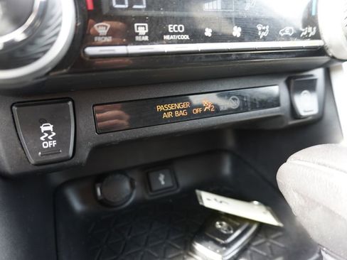 Used 2021 Toyota RAV4 XLE image 18