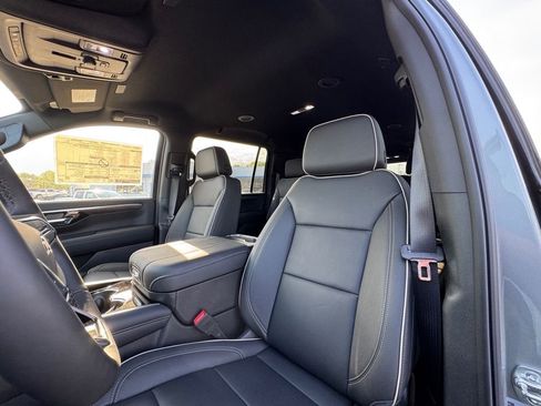 New 2025 Chevrolet Suburban Premier AWD/4WD image 11